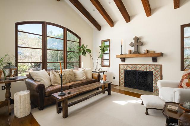 2563 Via Pisa, Del Mar CA: https://media.crmls.org/mediaz/75cb2f5d-7f11-44c9-9d68-65b11fac7a59.jpg