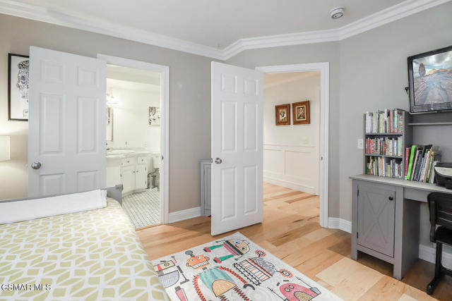 90 Sherwood Drive, Westlake Village CA: https://media.crmls.org/mediaz/75cc0063-5c36-489f-a3ce-ad77c30c6a85.jpg