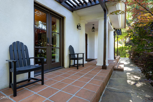 1052 New York Drive, Altadena CA: https://media.crmls.org/mediaz/75cc824e-a296-479d-9cc6-cc889b756ee9.jpg