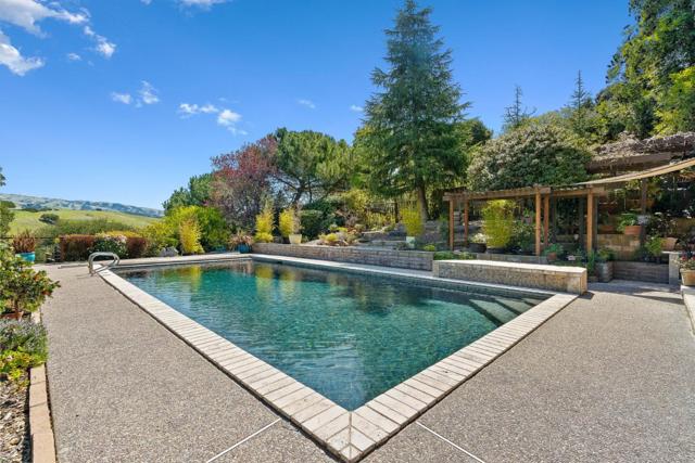 17 Calera Canyon Road,  CA: https://media.crmls.org/mediaz/75cccfd7-e164-4567-990e-8a4157822f76.jpg
