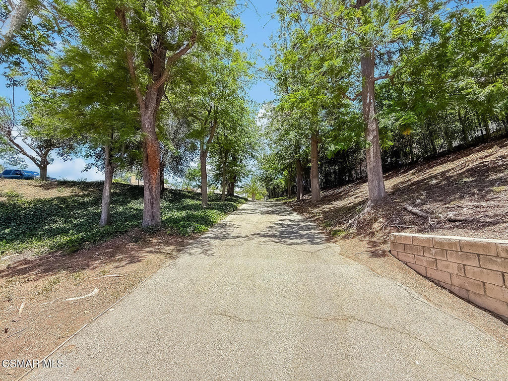 https://media.crmls.org/mediaz/75cd4bcf-2545-4c06-909e-068122f9d936.jpg?preset=X-Large