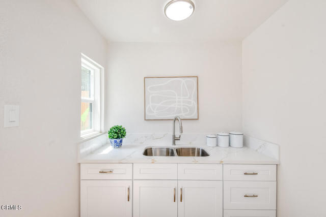 4035 W Avenue 42, Los Angeles CA: https://media.crmls.org/mediaz/75cdd0a5-5f59-4796-b79e-e9b7e13c8b15.jpg