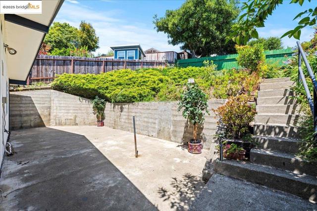 3312 Wisconsin St, Oakland CA: https://media.crmls.org/mediaz/75ce0384-0c17-47d7-9520-e3355225b2bd.jpg