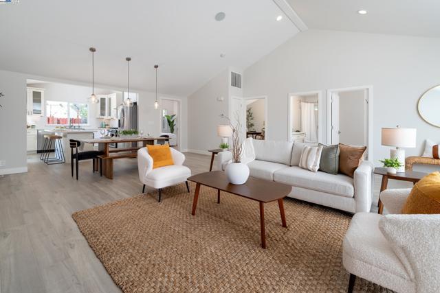 401 Emerson St, Fremont CA: https://media.crmls.org/mediaz/75ce9667-8cf8-4ee4-8627-145a37f477a7.jpg