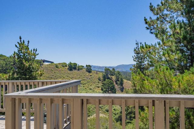 3587 Eastfield Court, Carmel CA: https://media.crmls.org/mediaz/75cea03d-2856-4e33-842e-ef7b73164096.jpg