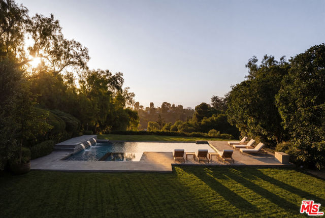 24155 Hidden Ridge Road, Hidden Hills CA: https://media.crmls.org/mediaz/75ceafcd-c60d-4ab0-b11e-df02e72a25ae.jpg