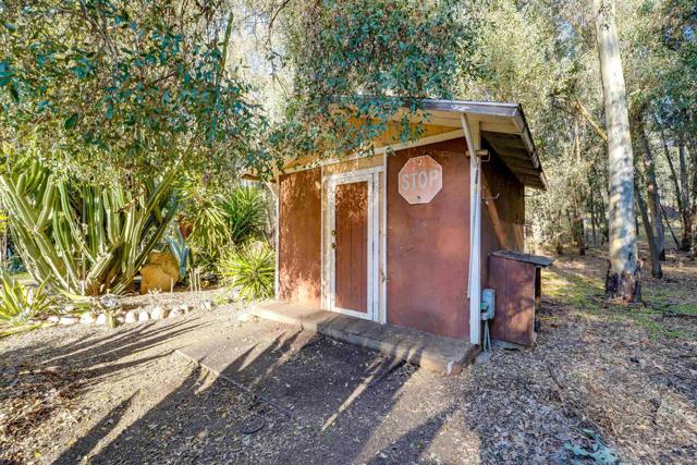 18408 Sweet Ln, Ramona CA: https://media.crmls.org/mediaz/75cf624c-add2-4343-bb2d-44ff9af9b68f.jpg