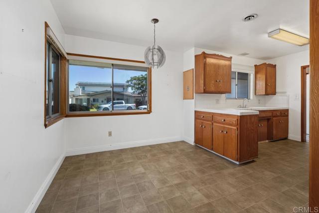Image 11 of 34 For 1643 Galway Place