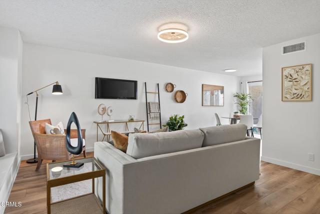 1628 Tapir Circle, Ventura CA: https://media.crmls.org/mediaz/75d09dec-0d84-4631-8563-b2282a572891.jpg