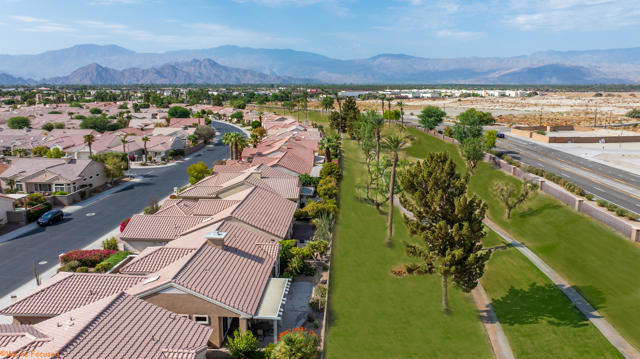 37953 Grand Oaks Avenue, Palm Desert CA: https://media.crmls.org/mediaz/75d0cb06-dfab-4ee7-9d43-161b31452540.jpg