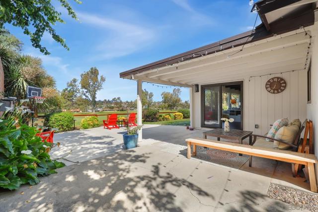 1144 San Julian Dr, San Marcos CA: https://media.crmls.org/mediaz/75d0ea0f-ec47-484b-9a55-01537f435d25.jpg