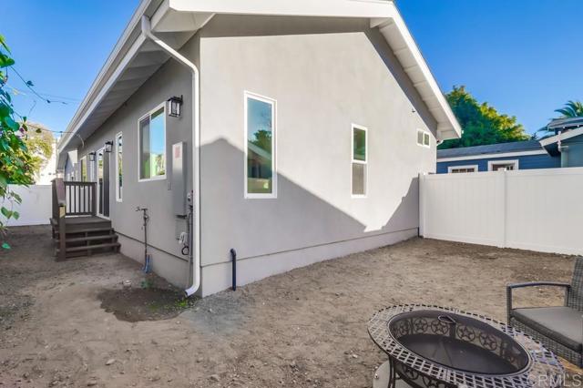 Image 39 of 75 For 5044 Guava Avenue