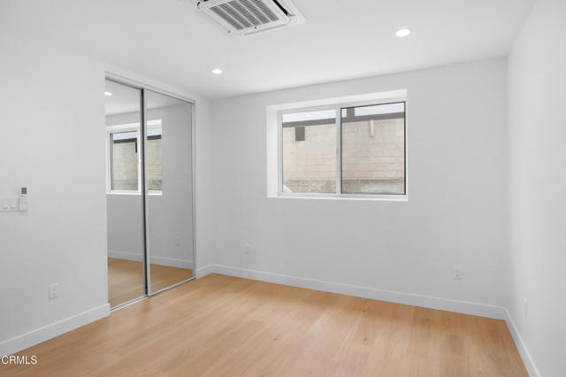 Detail Gallery Image 13 of 19 For 112 N Kenneth Rd #101,  Burbank,  CA 91501 - 2 Beds | 2 Baths