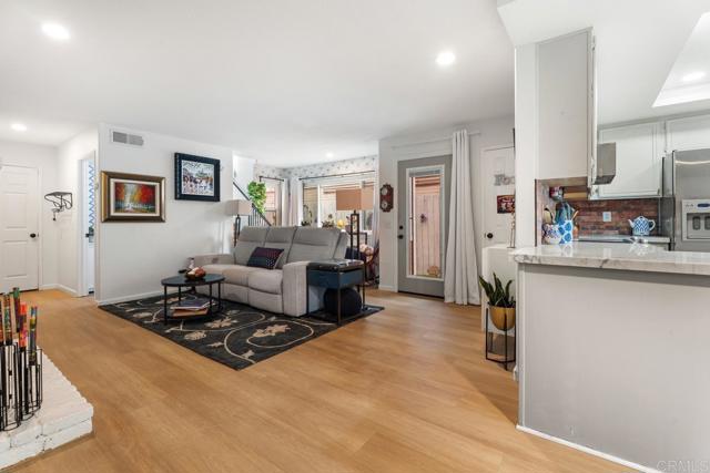 Detail Gallery Image 4 of 22 For 1495 H St, Ramona,  CA 92065 - 3 Beds | 2/1 Baths