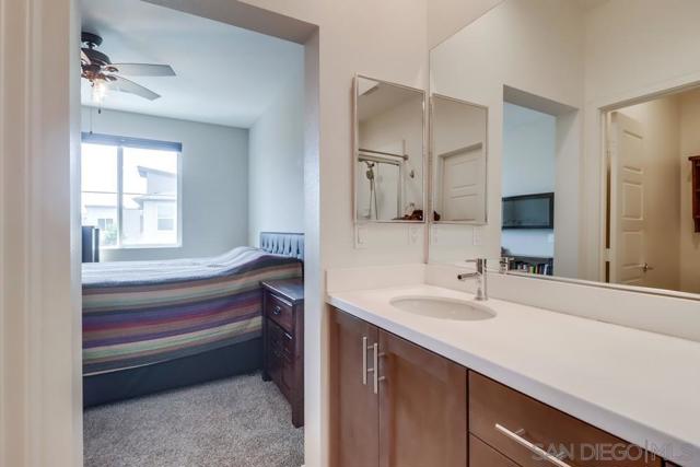 1875 Observation Way, Chula Vista CA: https://media.crmls.org/mediaz/75d31180-805d-4eb5-bed7-067ab28ce742.jpg