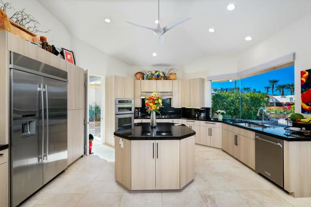Image 19 of 51 For 75330 14th Green Drive
