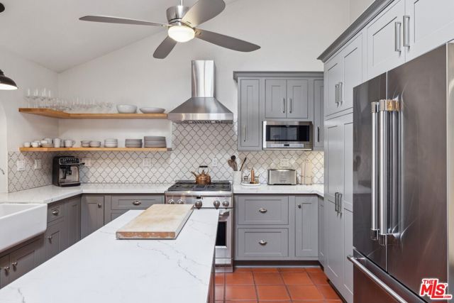 29429 Trailway Lane, Agoura Hills CA: https://media.crmls.org/mediaz/75d35221-f993-4ead-8c9b-536e2012eb2f.jpg