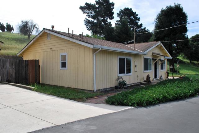 9194 Coker Road, Salinas CA: https://media.crmls.org/mediaz/75d35549-1cfc-47bd-bbd0-9647b333374a.jpg