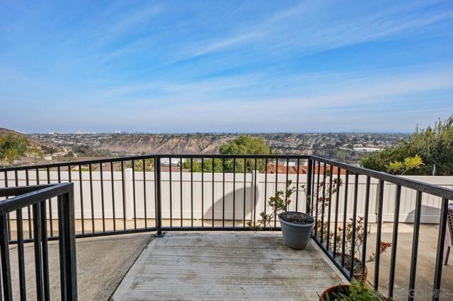 5720 Desert View Drive, La Jolla, California 92037, 5 Bedrooms Bedrooms, ,3 BathroomsBathrooms,Single Family Residence,For Sale,Desert View Drive,250018017SD