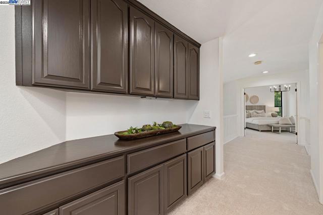 942 Finovino Ct, Pleasanton CA: https://media.crmls.org/mediaz/75d55bcd-63f6-43d6-9e72-e56947e783ad.jpg