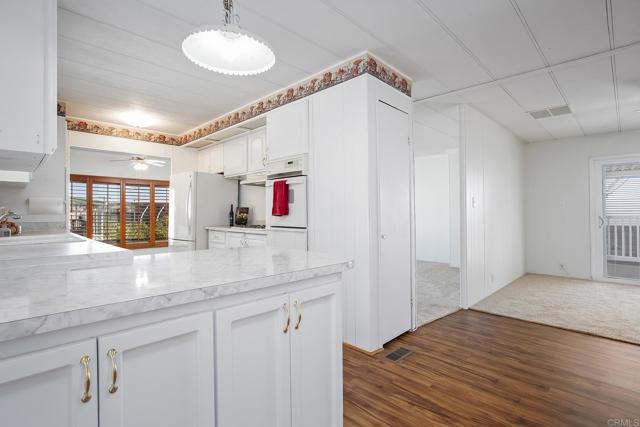 Detail Gallery Image 8 of 38 For 7467 Mission Gorge Rd Spc 81,  Santee,  CA 92071 - 2 Beds | 2 Baths