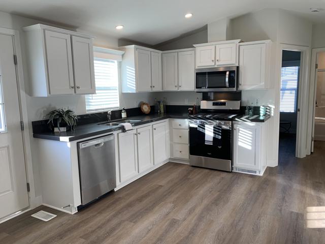 67920 E Palm Canyon Drive, Cathedral City CA: https://media.crmls.org/mediaz/75d610f2-d21e-4838-8ac2-09b1d391a32f.jpg