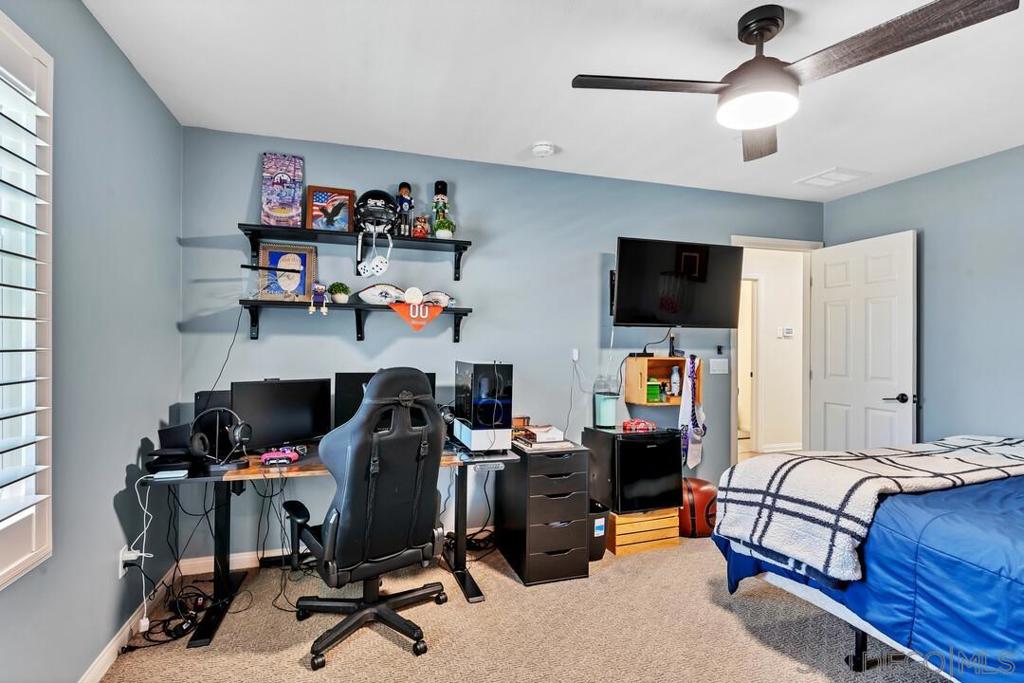 https://media.crmls.org/mediaz/75d61e19-b96e-4344-a192-0bd2249bb58b.jpg?preset=X-Large