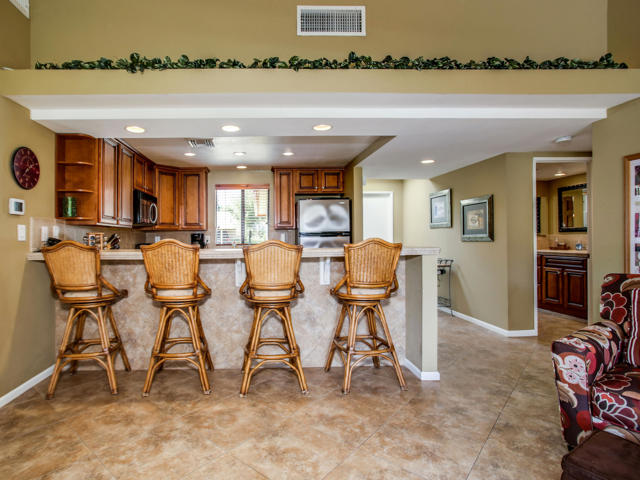 40553 Pebble Beach Circle, Palm Desert CA: https://media.crmls.org/mediaz/75d644a8-d9d4-4664-b33d-ed5d9f510cf4.jpg