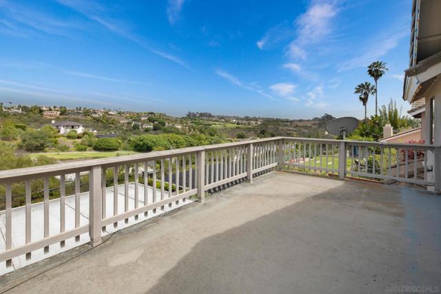 1705 Hawk View Dr, Encinitas CA: https://media.crmls.org/mediaz/75d66017-0103-48d1-98a2-9b6437fa1058.jpg