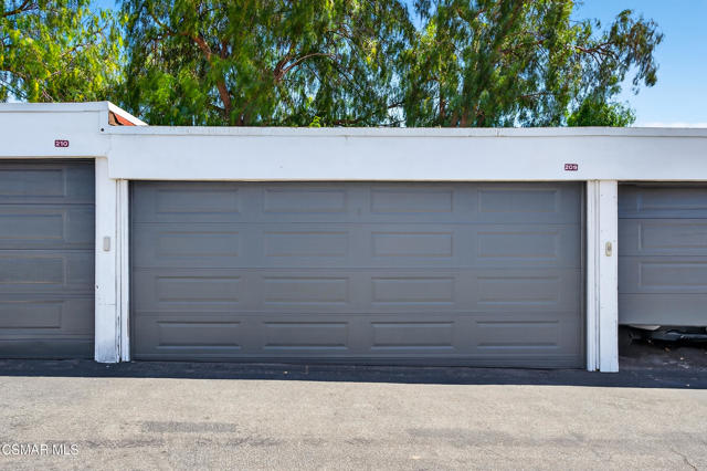 1182 Tivoli Lane, Simi Valley CA: https://media.crmls.org/mediaz/75d68f6e-b2ae-4a42-963b-a6afb7cf8ca6.jpg