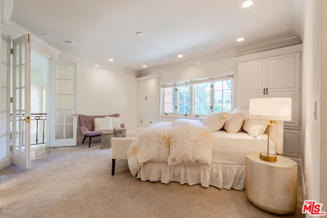 12555 The Vista, Los Angeles CA: https://media.crmls.org/mediaz/75d6a103-dbe7-4c3e-92ad-b41108079212.jpg
