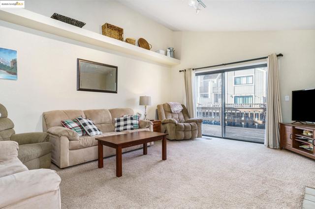 2013 Sand Point Rd, Discovery Bay CA: https://media.crmls.org/mediaz/75d6b1f4-f047-4324-9ad2-8ff04b37d17b.jpg