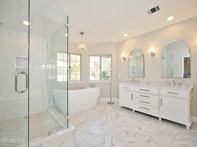 2461 Kirsten Lee Drive, Westlake Village CA: https://media.crmls.org/mediaz/75d6e9e4-645a-4f78-a037-06893755c153.jpg