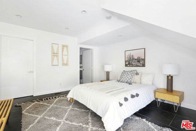 421 Beech Street, Los Angeles CA: https://media.crmls.org/mediaz/75d8ef89-e264-4355-9bea-77db480a4e92.jpg