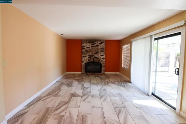 4632 Country Hills Dr, Antioch CA: https://media.crmls.org/mediaz/75d92034-ad34-4a9d-856b-adba4a5275e0.jpg