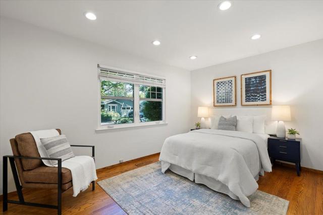 688 Kingswood Way, Los Altos CA: https://media.crmls.org/mediaz/75d981de-2c02-4f11-88df-c3e949e86c96.jpg
