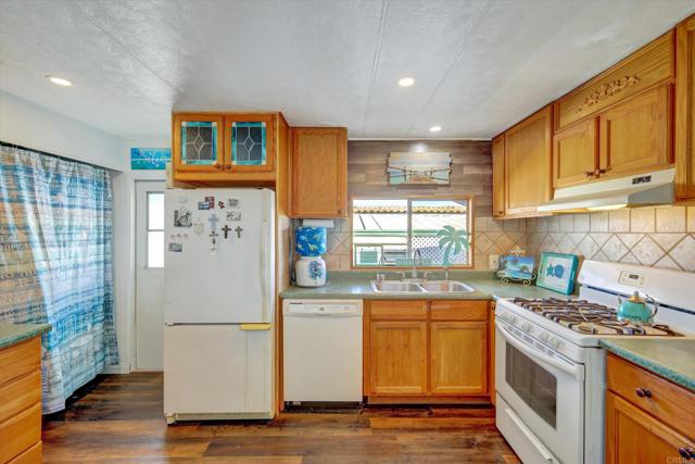 269 Quail Lane, Oceanside CA: https://media.crmls.org/mediaz/75d9972d-aa4e-454a-ac67-b447df62a761.jpg