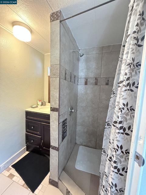 244 American Canyon Rd, American Canyon CA: https://media.crmls.org/mediaz/75da4005-1295-4865-9499-39cce9f500d0.jpg