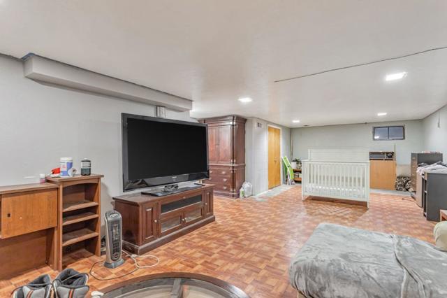 14205 Sycamore Avenue, San Martin CA: https://media.crmls.org/mediaz/75da6192-45ef-4179-bf94-2fbe7a7b272b.jpg
