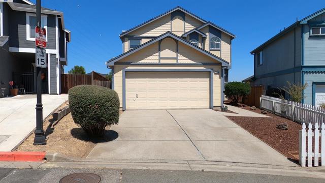 104 Bridgeview Ct, Crockett CA: https://media.crmls.org/mediaz/75da9129-8cd1-4a61-9e64-831eb9aafdf3.jpg