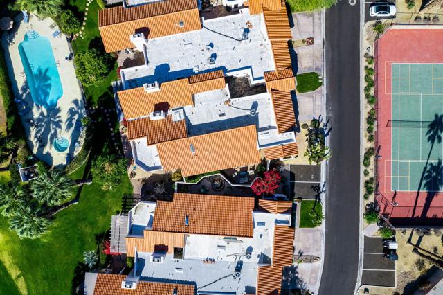 78038 Calle Norte, La Quinta CA: https://media.crmls.org/mediaz/75db0f81-9001-4657-bb1f-e6bad7bcd159.jpg