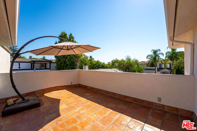 161 Apache, Topanga CA: https://media.crmls.org/mediaz/75db4341-54f9-43e3-88a2-62aaa33673fd.jpg