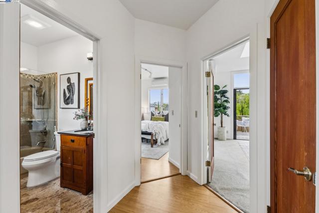 3215 Liberty Ave, Alameda CA: https://media.crmls.org/mediaz/75db5ed5-2015-4af1-b3f0-206d15c345cf.jpg