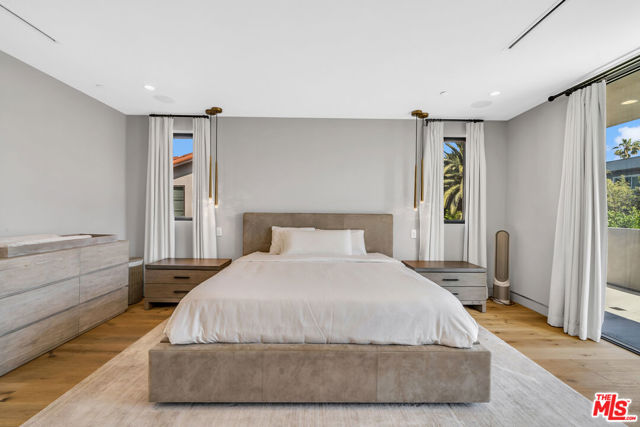 108 N Edinburgh Avenue, Los Angeles CA: https://media.crmls.org/mediaz/75db750c-b588-46cb-80fa-701a893ffa15.jpg