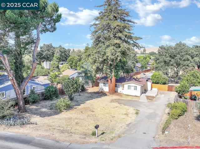 1540 Farm Bureau Rd, Concord CA: https://media.crmls.org/mediaz/75dc533e-c019-4017-85f2-bdad46c88796.jpg