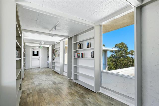 400 Davey Glen Road, Belmont CA: https://media.crmls.org/mediaz/75dc93b8-fb7f-4334-9f09-4b44c0838a09.jpg