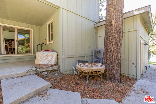 1712 Woodland Drive, Pine Mountain Club CA: https://media.crmls.org/mediaz/75dd017a-553d-4a94-af35-8b30cb3c950f.jpg