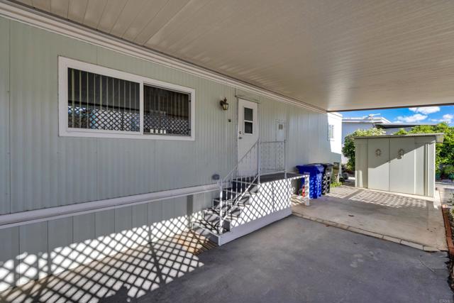Home for Sale in Lakeside