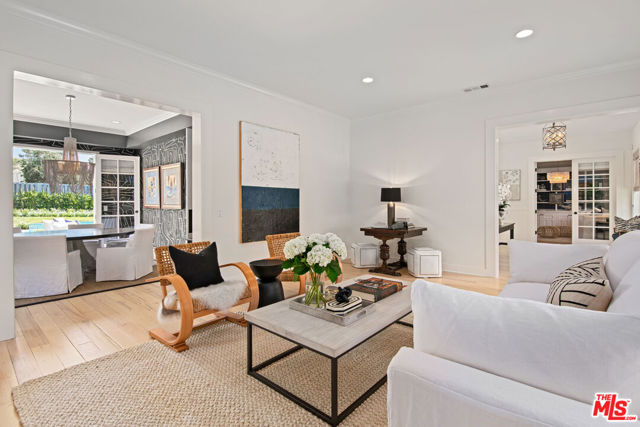 28870 Hampton Place, Malibu CA: https://media.crmls.org/mediaz/75ddc337-e903-41a3-87fc-88a76d899892.jpg
