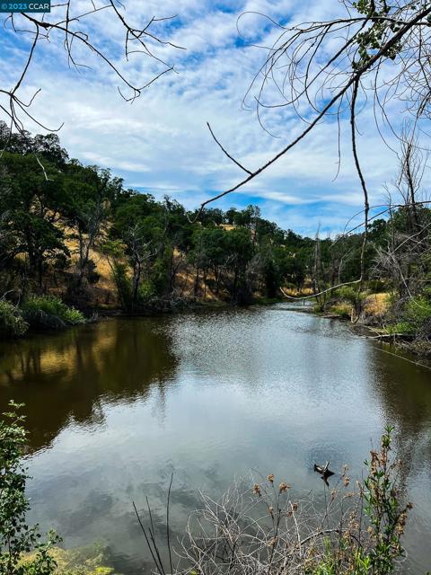 0 Lot 22 Rolling Oaks, Cottonwood CA: https://media.crmls.org/mediaz/75de5f72-9425-4d09-ac14-32696fd3dd96.jpg